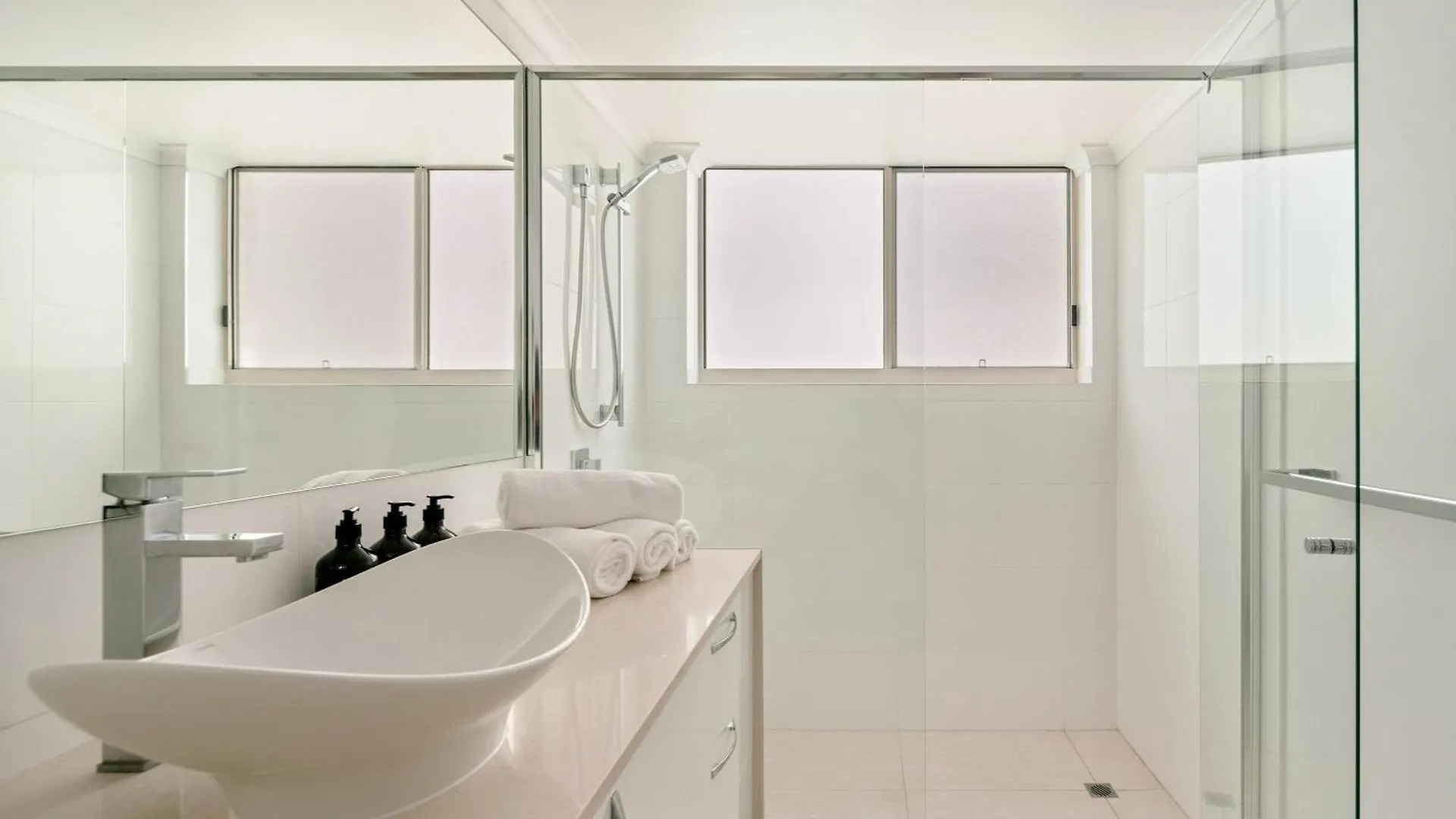 Beautiful Coastal Apartment With Epic Sea Views Caloundra
